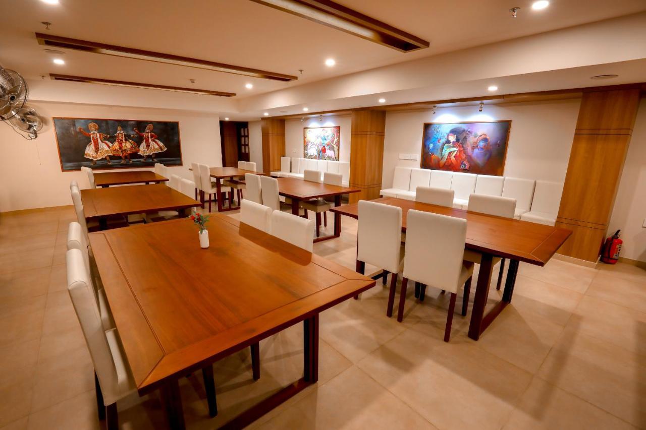Krishnavalsam Regency Hotel Guruvayur Luaran gambar