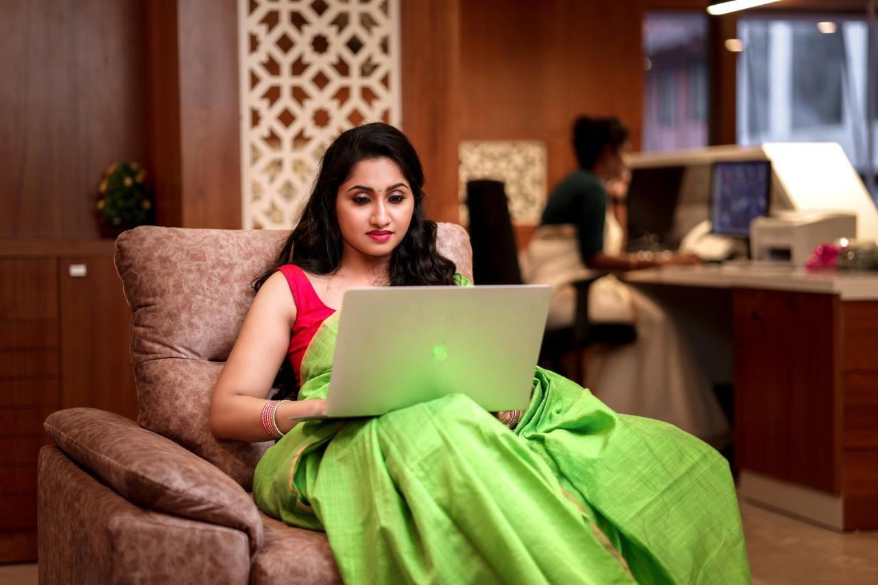 Krishnavalsam Regency Hotel Guruvayur Luaran gambar