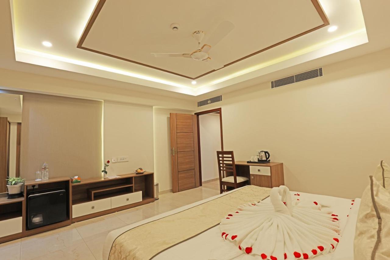 Krishnavalsam Regency Hotel Guruvayur Luaran gambar