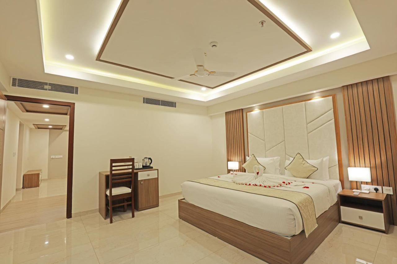 Krishnavalsam Regency Hotel Guruvayur Luaran gambar